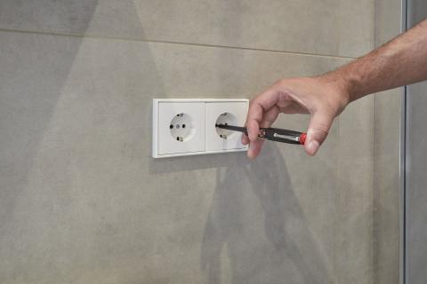 Wiha Próbnik napięcia 150-250 V płaski czarny, z klipsem do przypinania w blistrze w blistrze 3.0 mm (31771)