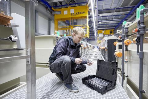 Wiha Zestaw kluczy nasadowych i bitów 1/4" i 1/2" 60-cz. wraz z L-Boxx (44685)