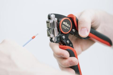 Wiha Zaciskarka automatyczna do tulejek kablowych, zacisk czworokątny z obrotową głowicą zaciskową 0,08 - 16 mm² 193 mm (45223)