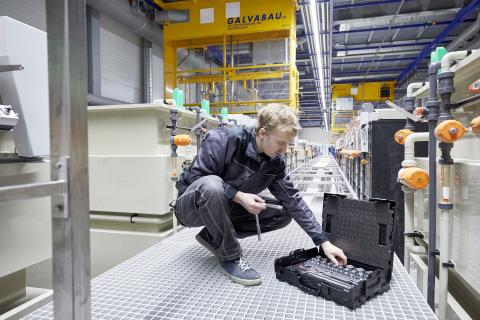 Wiha Zestaw kluczy nasadowych i bitów 1/4" i 1/2" 60-cz. wraz z L-Boxx (44685)