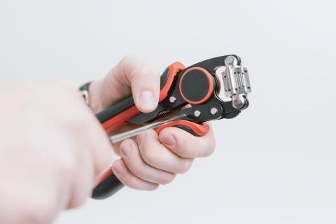 Wiha Zaciskarka automatyczna do tulejek kablowych, zacisk czworokątny z obrotową głowicą zaciskową 0,08 - 16 mm² 193 mm (45223)