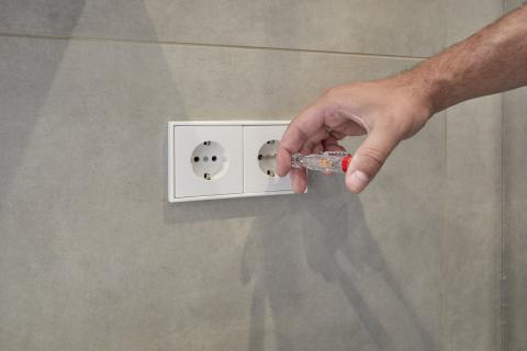 Wiha Próbnik napięcia 120-250 V płaski przezroczysty, z klipsem do przypinania w blistrze w blistrze 3.0 mm (32201)