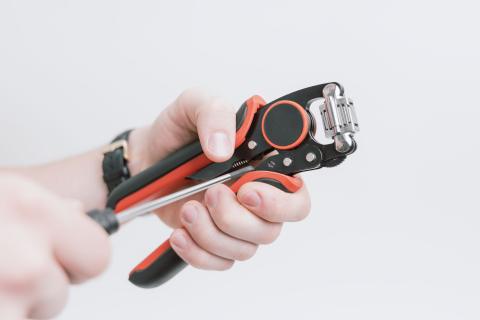 Wiha Zaciskarka automatyczna do tulejek kablowych, zacisk czworokątny z obrotową głowicą zaciskową 0,08 - 16 mm² 193 mm (45223)