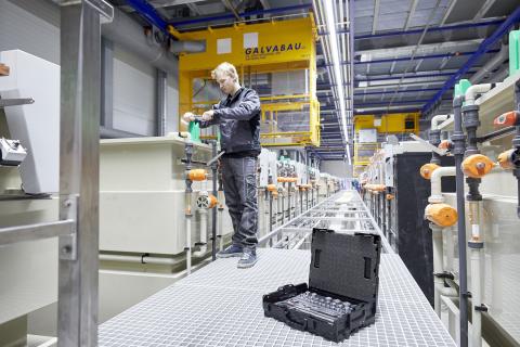 Wiha Zestaw kluczy nasadowych i bitów 1/4" i 1/2" 60-cz. wraz z L-Boxx (44685)